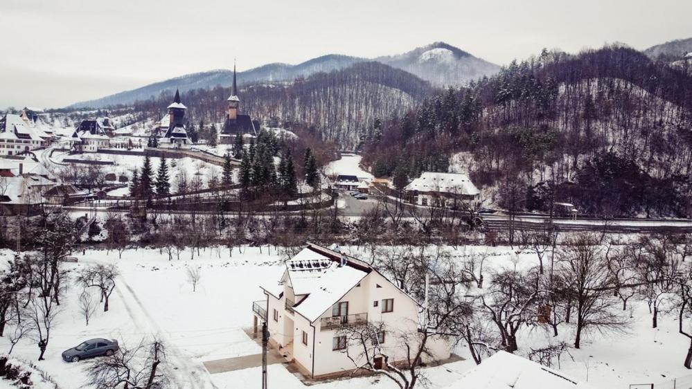 Pensiunea Hai In Maramures Bîrsana Esterno foto