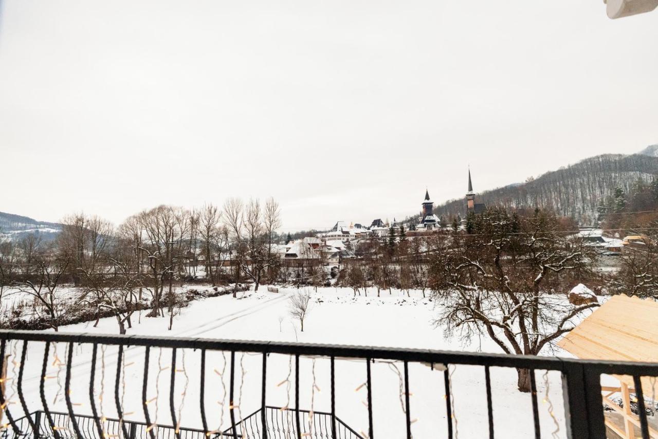 Pensiunea Hai In Maramures Bîrsana Esterno foto
